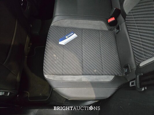 Volkswagen T-Roc Sport Business R 1.5 TSI 150pk 2019, L-422-GX