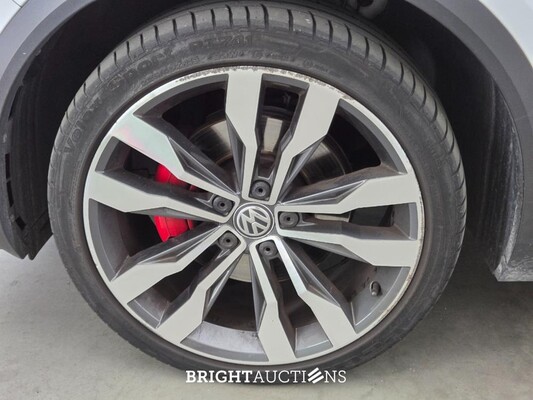 Volkswagen T-Roc Sport Business R 1.5 TSI 150pk 2019, L-422-GX