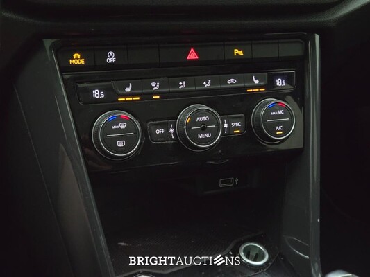 Volkswagen T-Roc Sport Business R 1.5 TSI 150pk 2019, L-422-GX