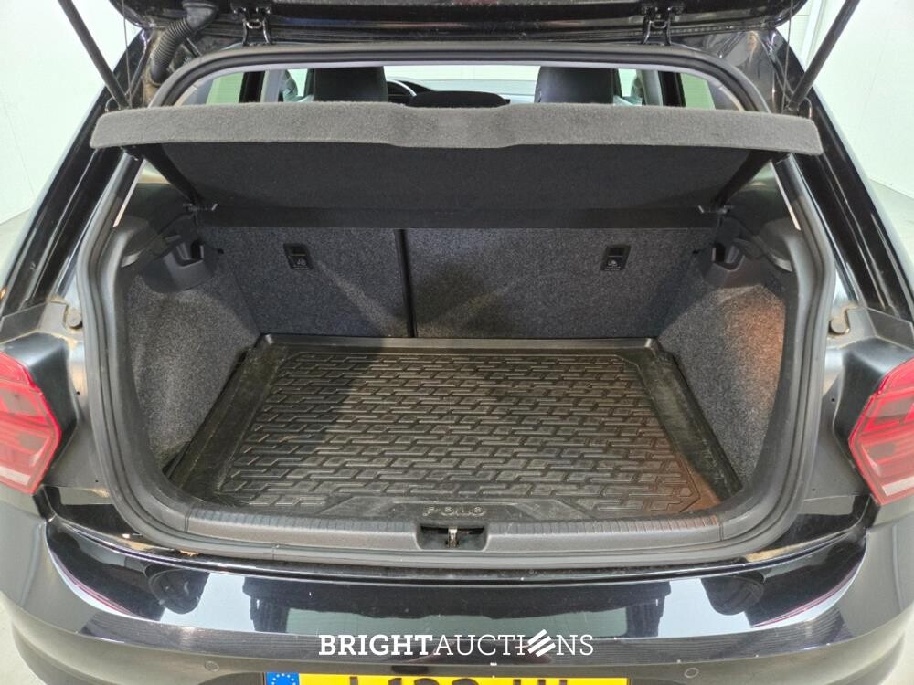 Volkswagen Polo Highline Business R 1.0 TSI 95pk 2020 (Origineel-NL), J-132-HL