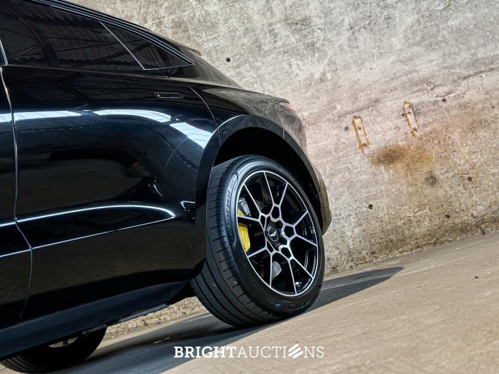 Aston Martin DBX 4.0 V8 1913 551pk 2020 (1 of 500), HNT-92-V