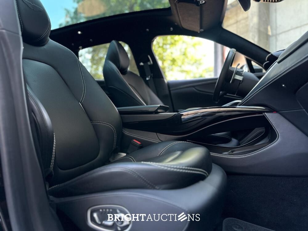 Aston Martin DBX 4.0 V8 1913 551pk 2020 (1 of 500), HNT-92-V