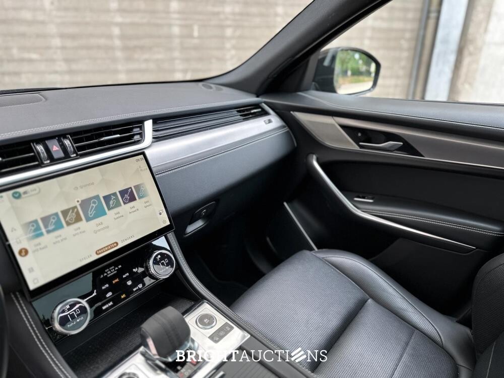 Jaguar F-PACE P400e PHEV R-Dynamic S 2.0 404pk 2021, R-154-VJ