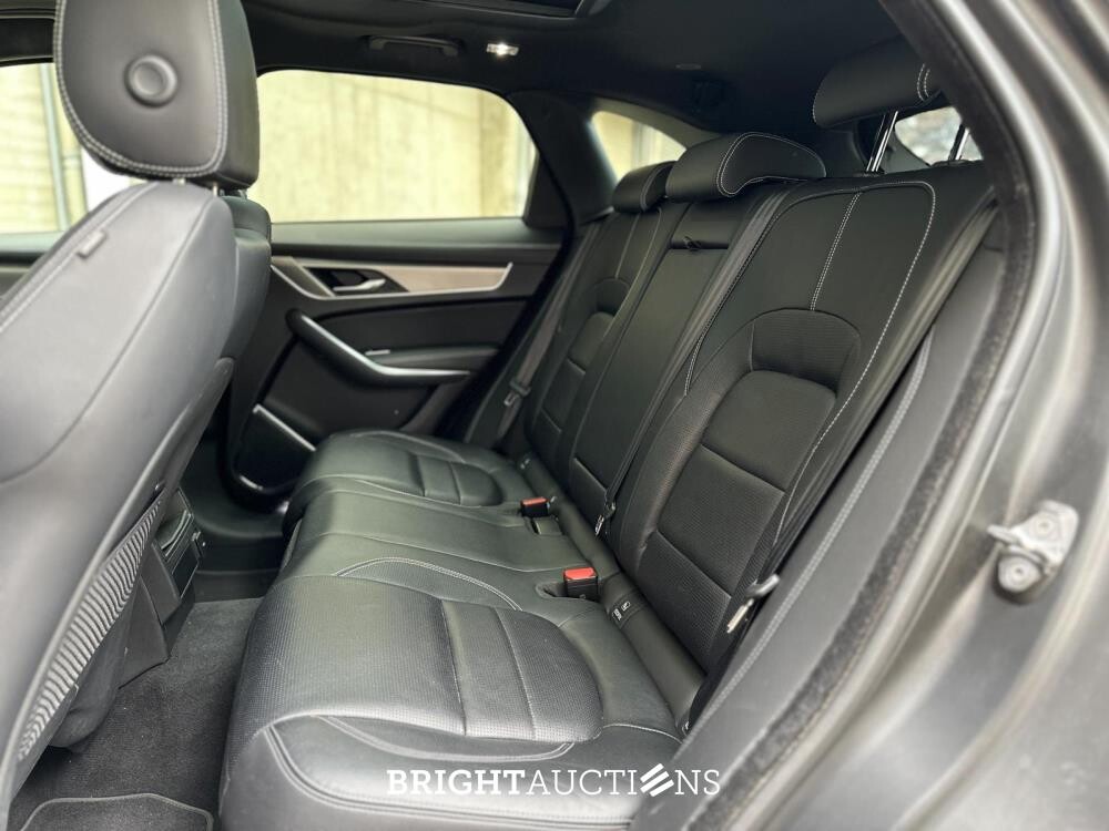 Jaguar F-PACE P400e PHEV R-Dynamic S 2.0 404pk 2021, R-154-VJ