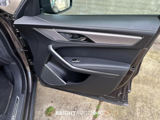 Jaguar F-PACE P400e PHEV R-Dynamic S 2.0 404pk 2021, R-154-VJ