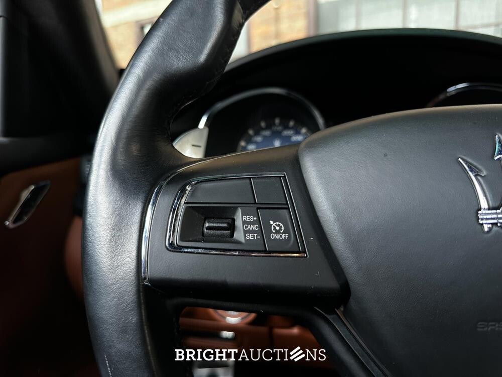 Maserati Quattroporte GTS 3.8 V8 531pk 2013 (CARBON) (29,000 KM)