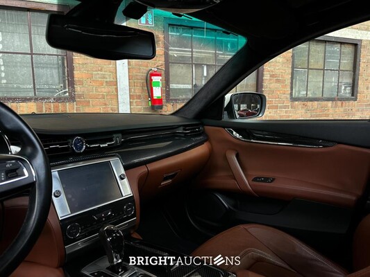 Maserati Quattroporte GTS 3.8 V8 531pk 2013 (CARBON) (29,000 KM)