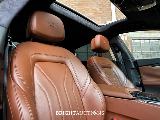Maserati Quattroporte GTS 3.8 V8 531pk 2013 (CARBON) (29,000 KM)