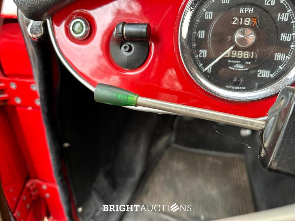 MG MGA Cabriolet 1957, BX-81-86