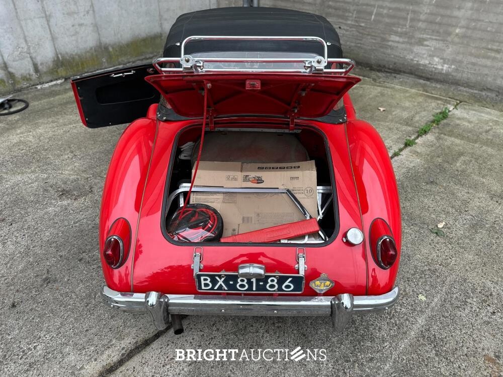 MG MGA Cabriolet 1957, BX-81-86
