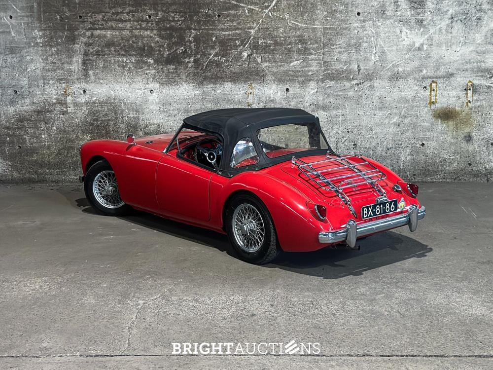 MG MGA Cabriolet 1957, BX-81-86