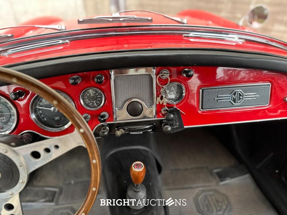 MG MGA Cabriolet 1957, BX-81-86