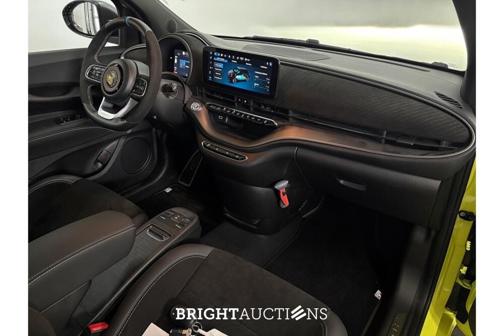Fiat 500 Abarth Turismo 42 kWh 155pk 2025 (Origineel-NL), JPF-65-P