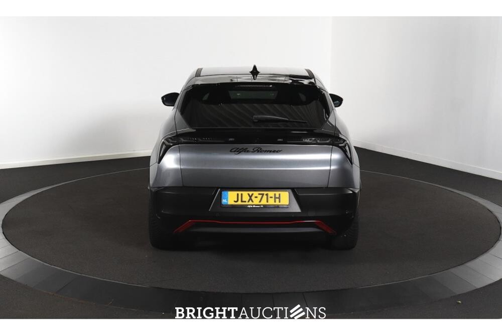Alfa Romeo Junior Elettrica Veloce 54 kWh 281pk 2025 (Origineel-NL), JLX-71-H