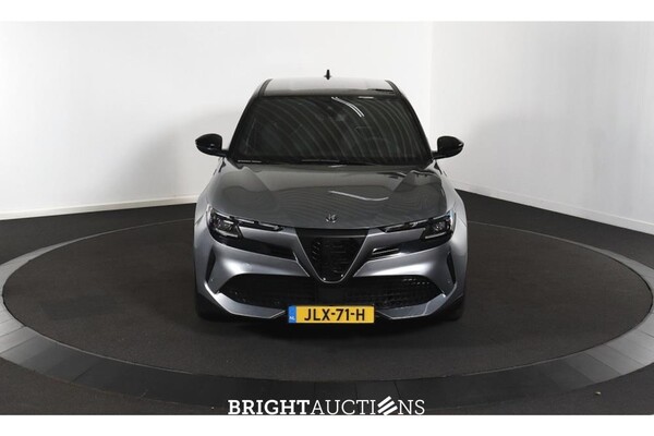 Alfa Romeo Junior Elettrica Veloce 54 kWh 281pk 2025 (Origineel-NL), JLX-71-H