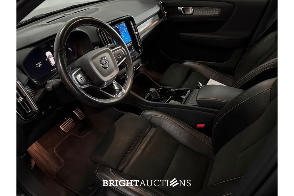 Volvo XC40 Recharge P8 R-Design AWD 408pk 2021 (Origineel-NL), L-682-DV