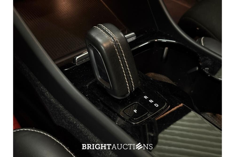 Volvo XC40 Recharge P8 R-Design AWD 408pk 2021 (Origineel-NL), L-682-DV