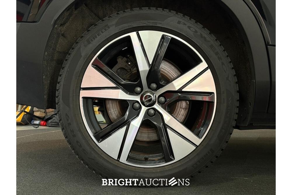 Volvo XC40 Recharge P8 R-Design AWD 408pk 2021 (Origineel-NL), L-682-DV