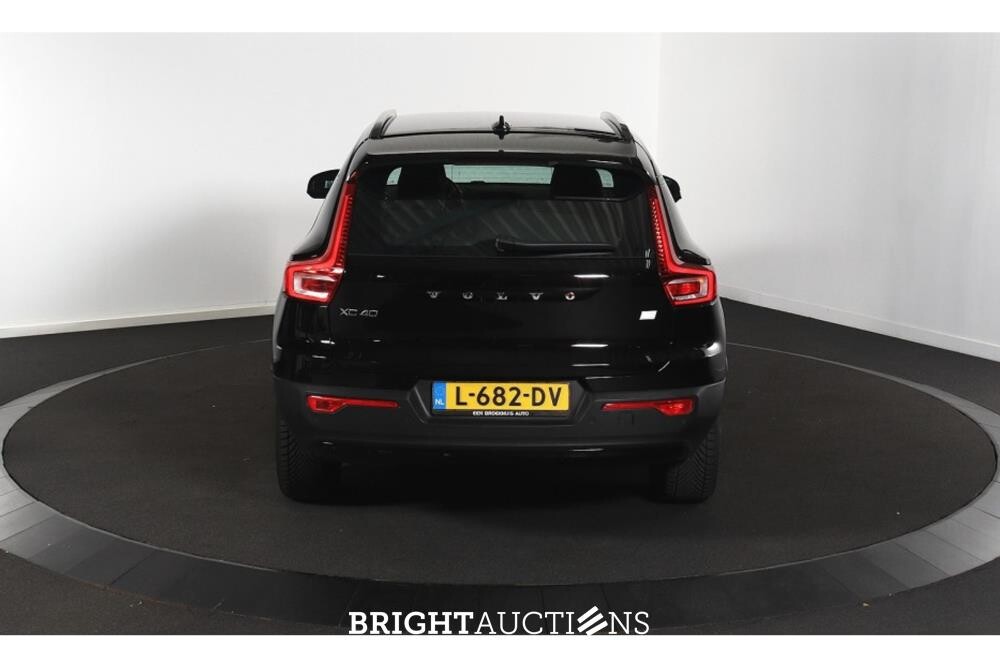 Volvo XC40 Recharge P8 R-Design AWD 408pk 2021 (Origineel-NL), L-682-DV