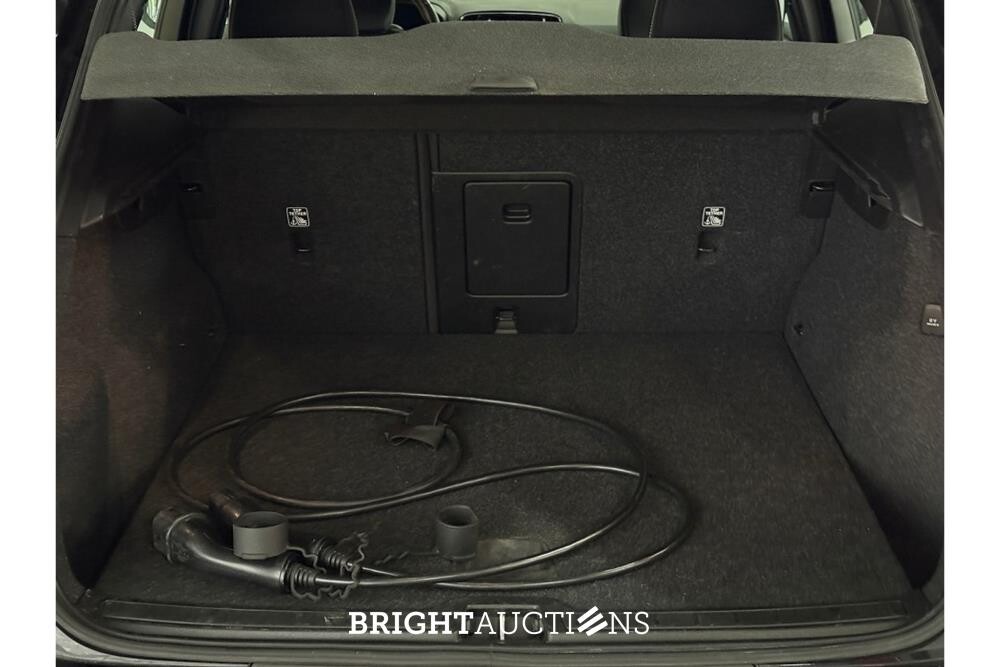 Volvo XC40 Recharge P8 R-Design AWD 408pk 2021 (Origineel-NL), L-682-DV