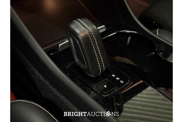 Volvo XC40 Recharge P8 R-Design AWD 408pk 2021 (Origineel-NL), L-682-DV