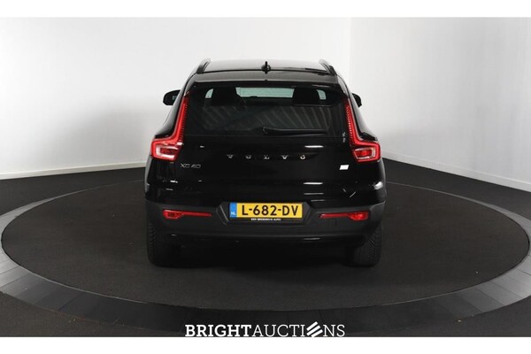 Volvo XC40 Recharge P8 R-Design AWD 408pk 2021 (Origineel-NL), L-682-DV