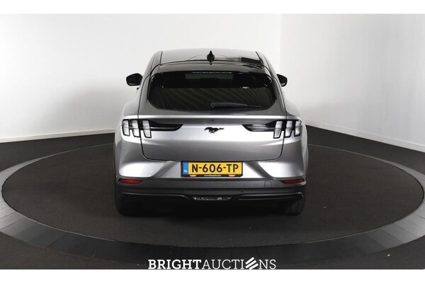 Ford Mustang RWD 75 kWh 269pk 2021 (Origineel-NL), N-606-TP