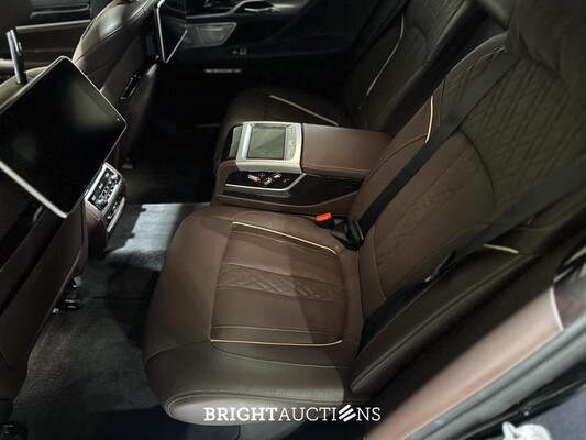 BMW 750Li xDrive High Executive 4.4 V8 7-serie G12 449pk 2017, XF-396-X