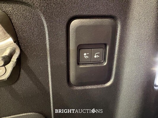 Land Rover Defender 110 P400e 110 SE 2.0 443pk 2023, X-986-PF