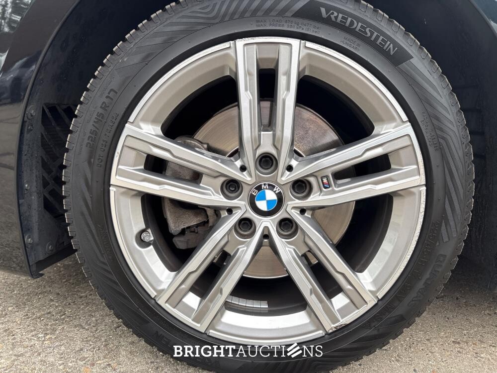 BMW 118i 1-serie Executive Edition 140pk 2020 (Origineel-NL) 1-Serie, H-604-DT