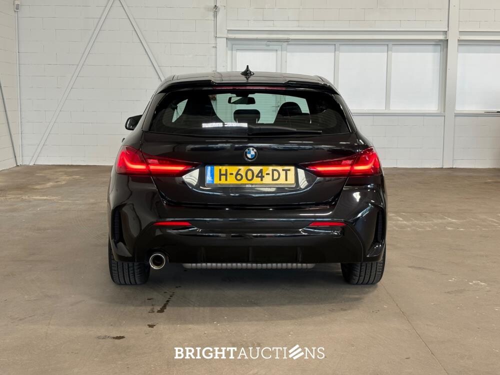 BMW 118i 1-serie Executive Edition 140pk 2020 (Origineel-NL) 1-Serie, H-604-DT