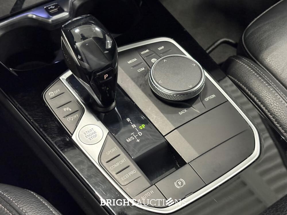 BMW 118i 1-serie Executive Edition 140pk 2020 (Origineel-NL) 1-Serie, H-604-DT