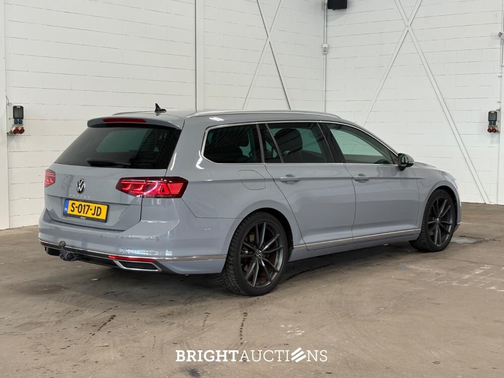 Volkswagen Passat Variant R-Line Business 1.5 TSI 150pk 2022, S-017-JD