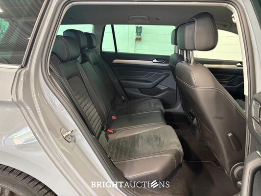 Volkswagen Passat Variant R-Line Business 1.5 TSI 150pk 2022, S-017-JD