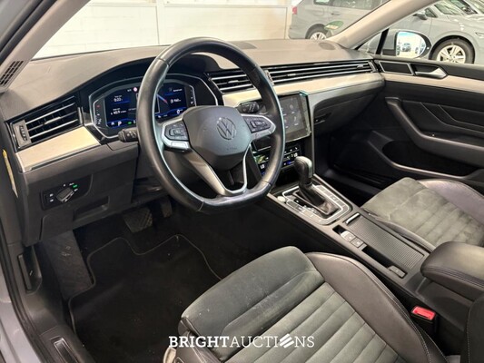 Volkswagen Passat Variant R-Line Business 1.5 TSI 150pk 2022, S-017-JD