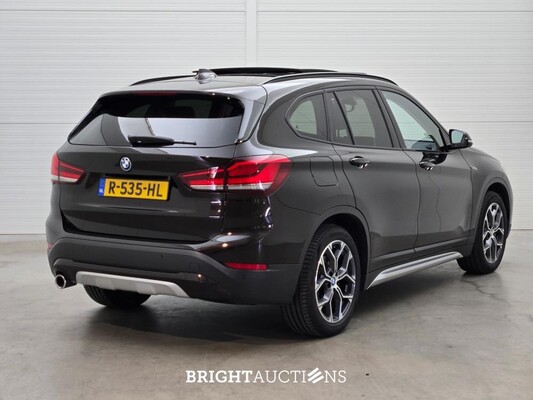 BMW X1 xDrive25e Business Edition Plus 220pk 2022 (Origineel-NL), R-535-HL
