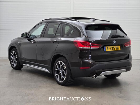 BMW X1 xDrive25e Business Edition Plus 220pk 2022 (Origineel-NL), R-535-HL