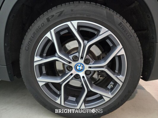 BMW X1 xDrive25e Business Edition Plus 220pk 2022 (Origineel-NL), R-535-HL