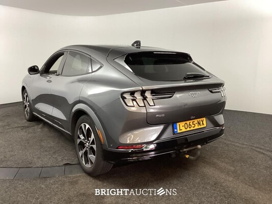 Ford Mustang Mach-E Extended First Edition AWD 98 kWh 337pk 2021 (Origineel-NL), L-065-NX