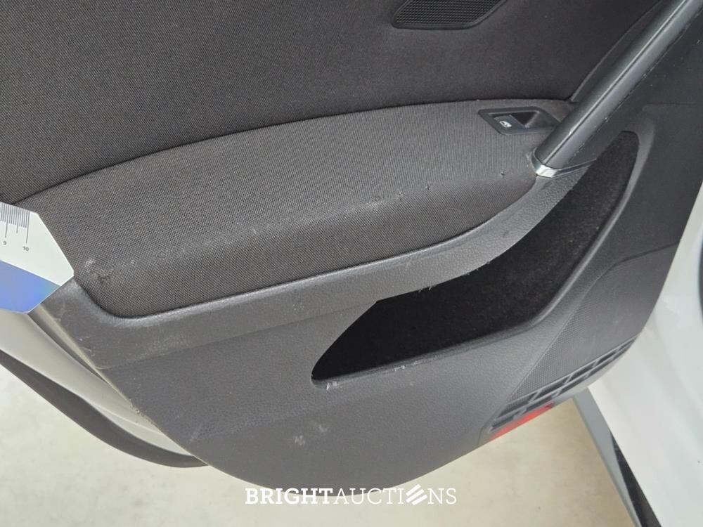 Volkswagen Golf Variant Highline Business R 1.6 TDI 116pk 2017 (Origineel-NL), RB-044-B