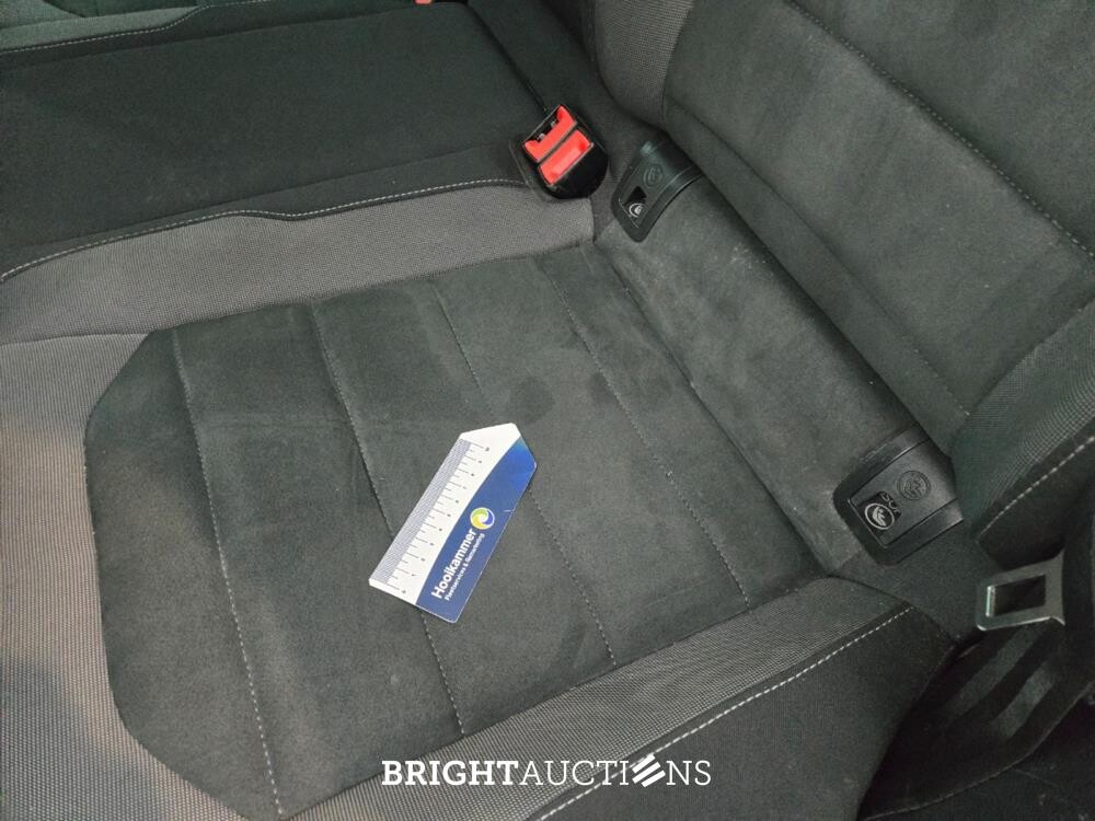 Volkswagen Golf Variant Highline Business R 1.6 TDI 116pk 2017 (Origineel-NL), RB-044-B