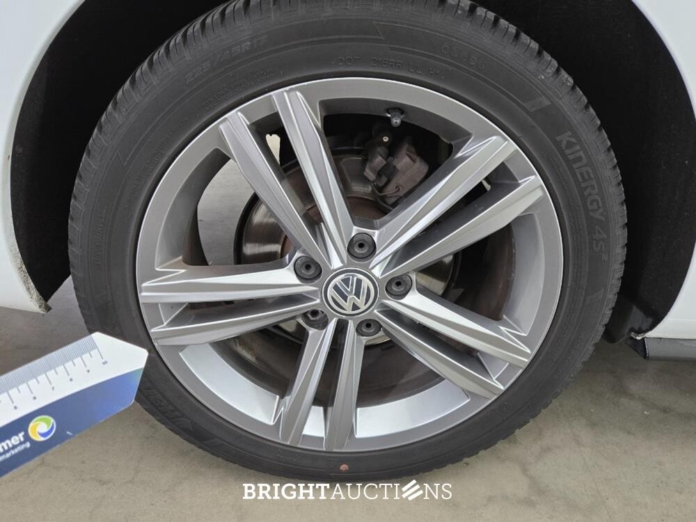 Volkswagen Golf Variant Highline Business R 1.6 TDI 116pk 2017 (Origineel-NL), RB-044-B