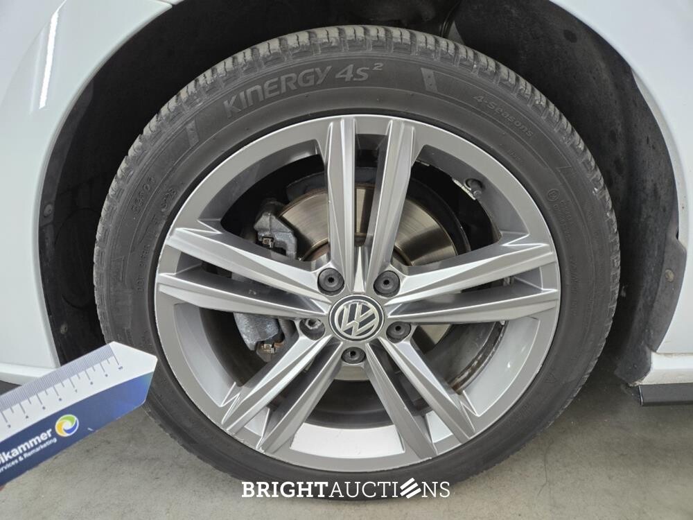 Volkswagen Golf Variant Highline Business R 1.6 TDI 116pk 2017 (Origineel-NL), RB-044-B