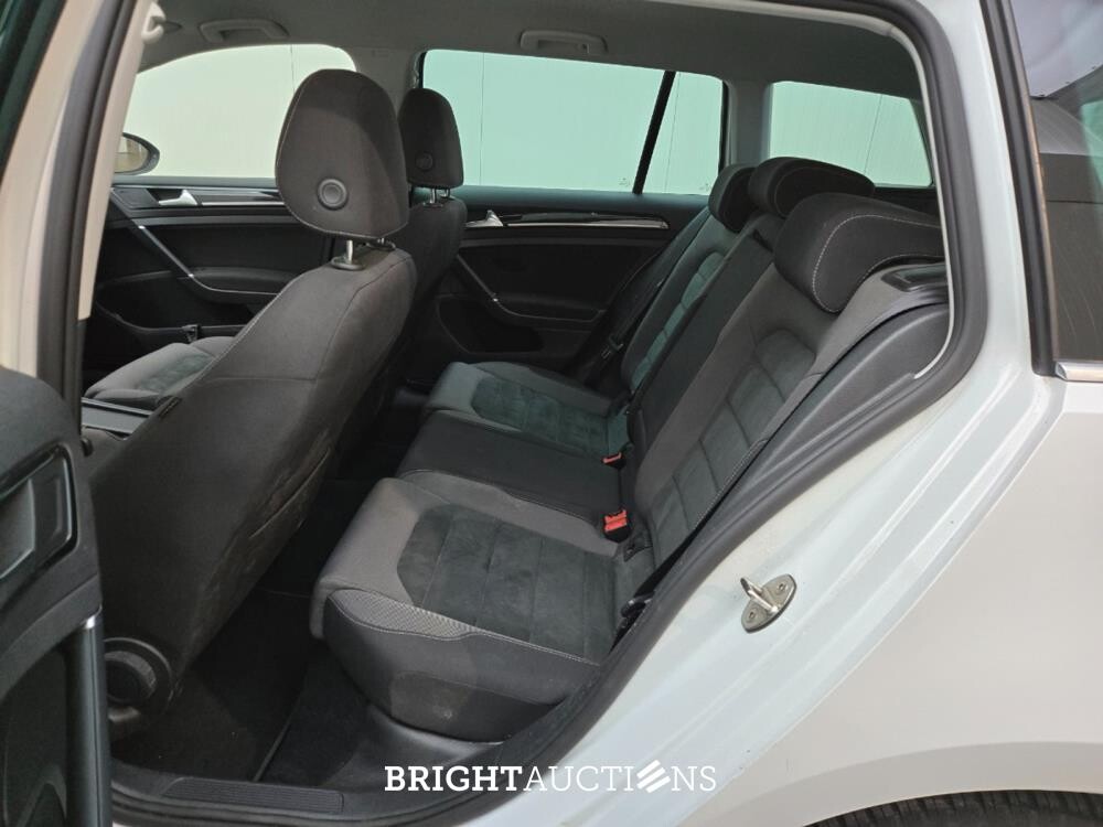 Volkswagen Golf Variant Highline Business R 1.6 TDI 116pk 2017 (Origineel-NL), RB-044-B