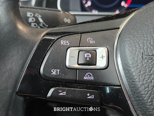 Volkswagen Golf Variant Highline Business R 1.6 TDI 116pk 2017 (Origineel-NL), RB-044-B
