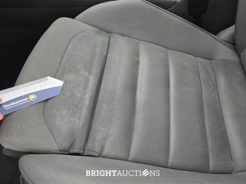 Volkswagen Golf Highline Business R 1.4 TSI 150pk 2017, XD-235-D
