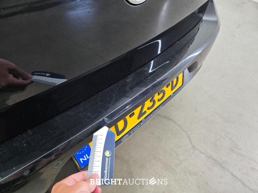 Volkswagen Golf Highline Business R 1.4 TSI 150pk 2017, XD-235-D