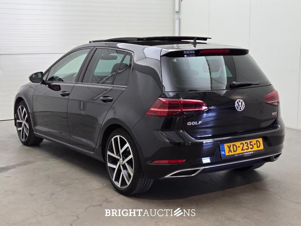 Volkswagen Golf Highline Business R 1.4 TSI 150pk 2017, XD-235-D