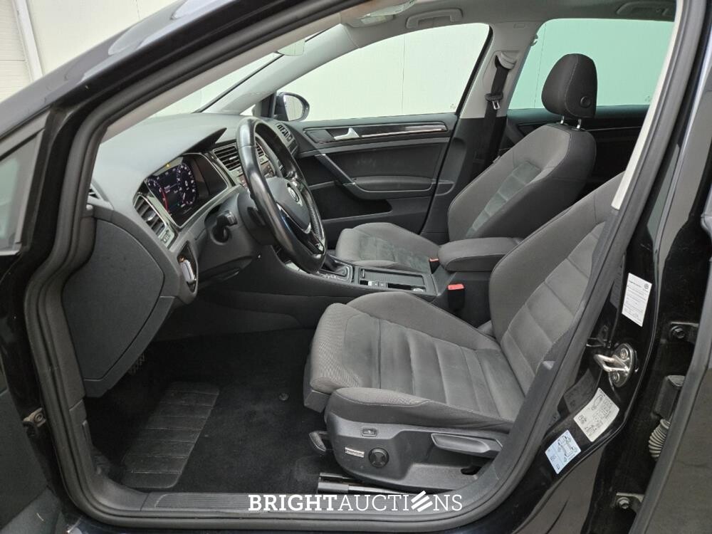 Volkswagen Golf Highline Business R 1.4 TSI 150pk 2017, XD-235-D