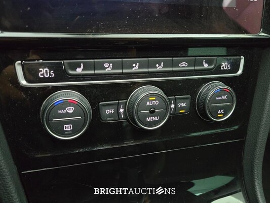 Volkswagen Golf Highline Business R 1.4 TSI 150pk 2017, XD-235-D